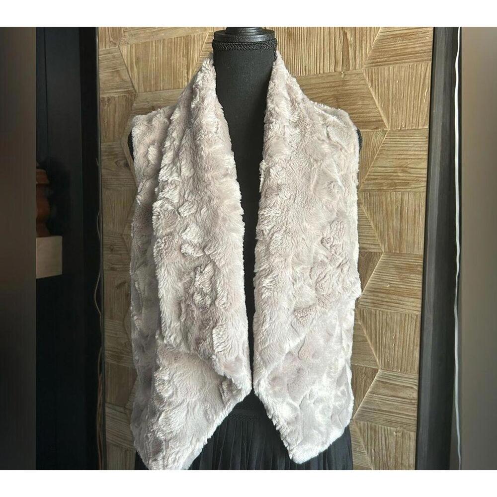 Jack BB Dakota Faux Fur Open Front Beige Jacket Vest Lightweight Size XS